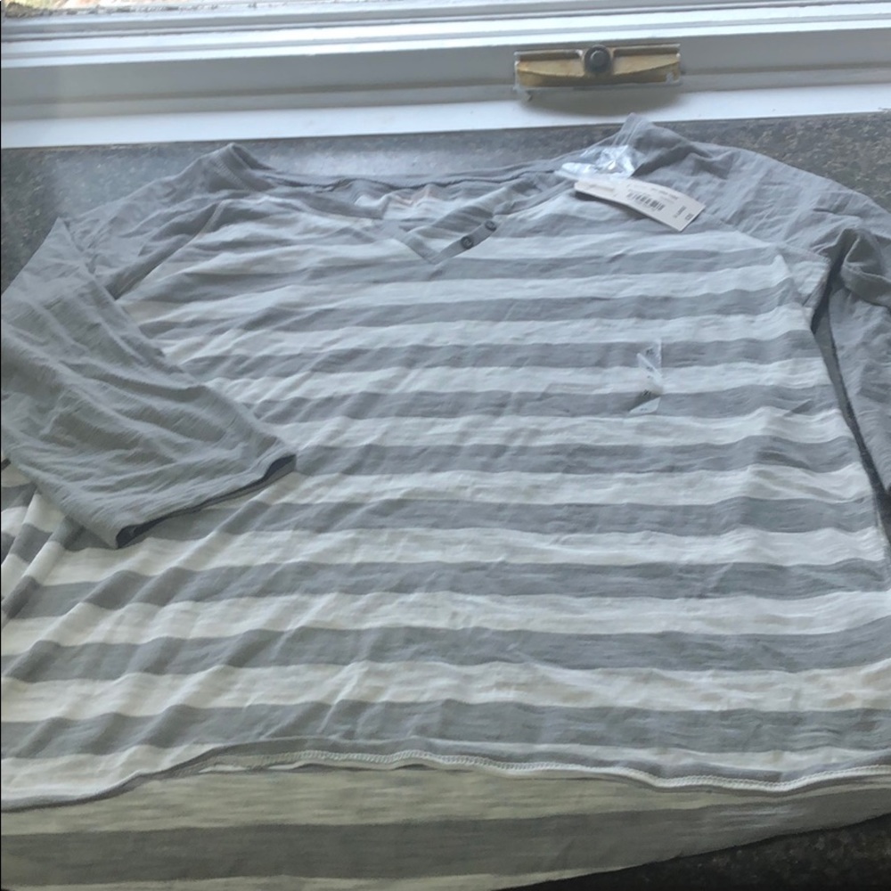 Brand new 3/4 sleeve shirt